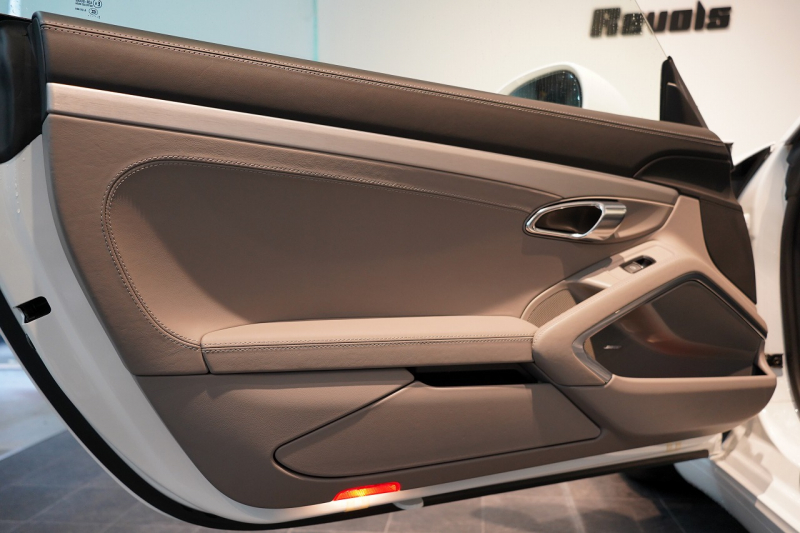 ポルシェ 911(Type991.1) Carrera S Cabriolet スポクロ スポエグ ツートンオールレザー スポーツステアリング 中古車 中古車