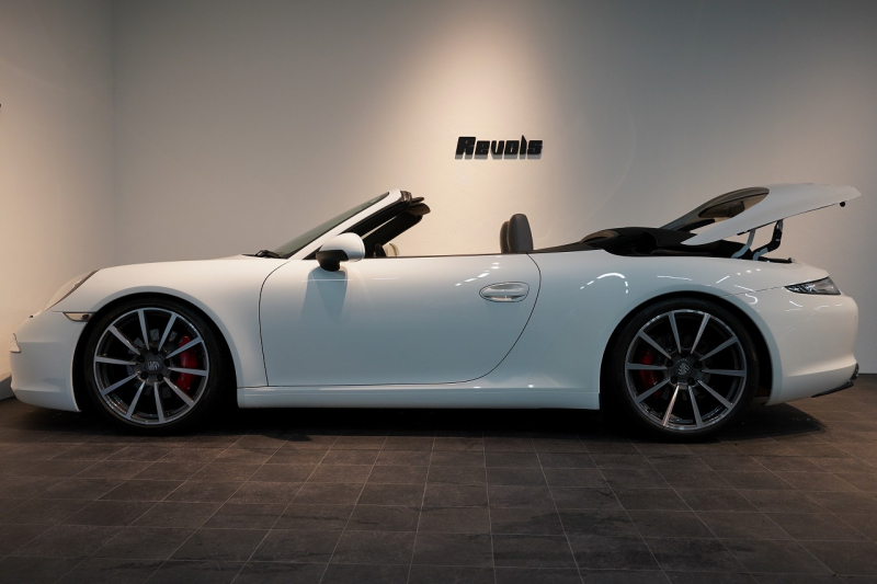 ポルシェ 911(Type991.1) Carrera S Cabriolet スポクロ スポエグ ツートンオールレザー スポーツステアリング 中古車 中古車