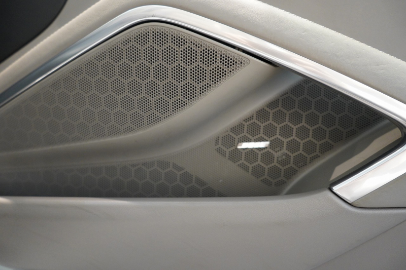 ポルシェ 911(Type991.1) Carrera S Cabriolet スポクロ スポエグ ツートンオールレザー スポーツステアリング 中古車 中古車