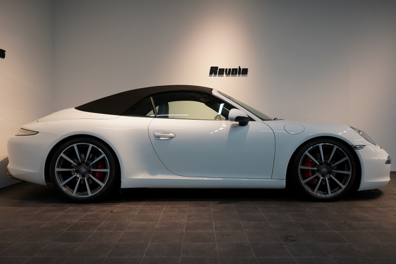 ポルシェ 911(Type991.1) Carrera S Cabriolet スポクロ スポエグ ツートンオールレザー スポーツステアリング 中古車 中古車