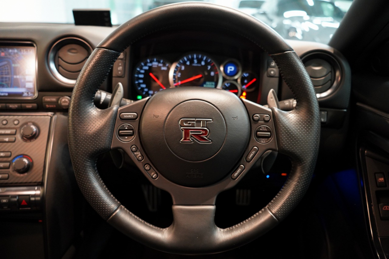 日産 GT-R Pure edition MY12 純正RAYS鍛造20インチホイール  中古車