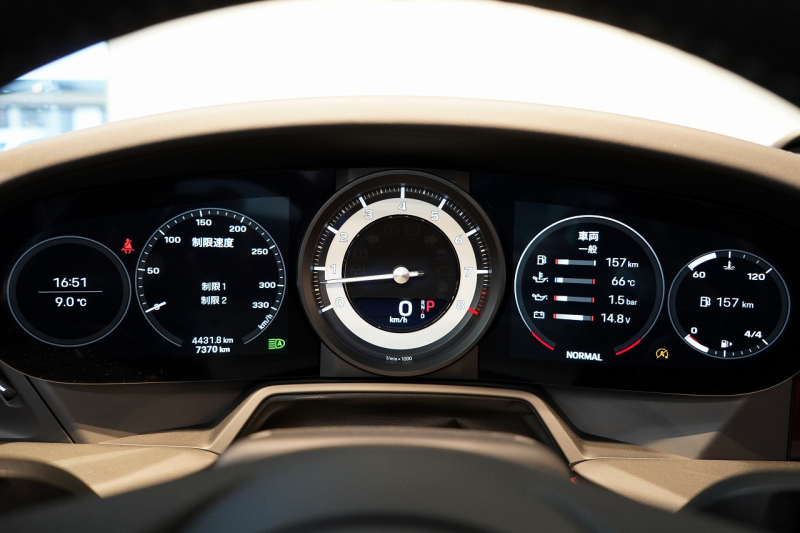 ポルシェ 911(Type992) Carrera S Cabriolet スポクロ スポエグ ツートンレザー OP320 中古車 中古車