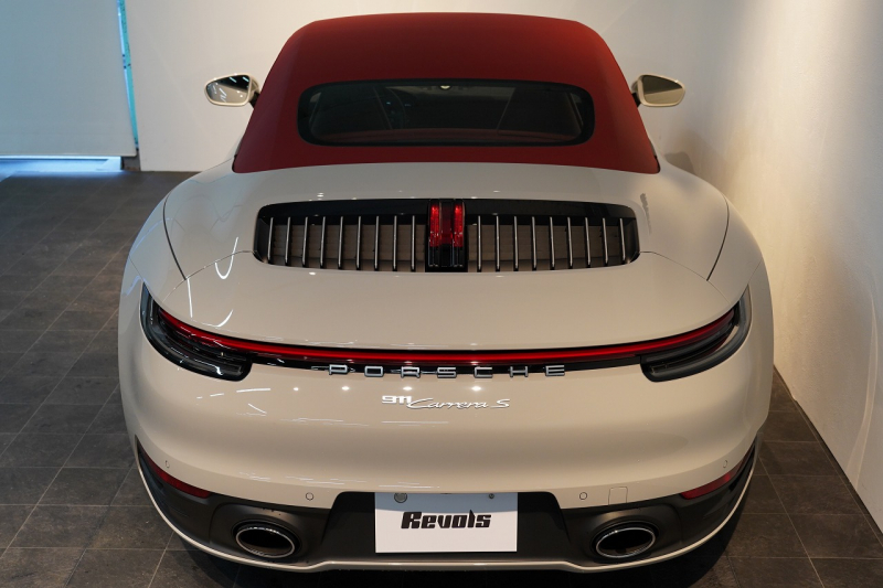 ポルシェ 911(Type992) Carrera S Cabriolet スポクロ スポエグ ツートンレザー OP320 中古車 中古車