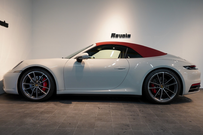 ポルシェ 911(Type992) Carrera S Cabriolet スポクロ スポエグ ツートンレザー OP320 中古車 中古車