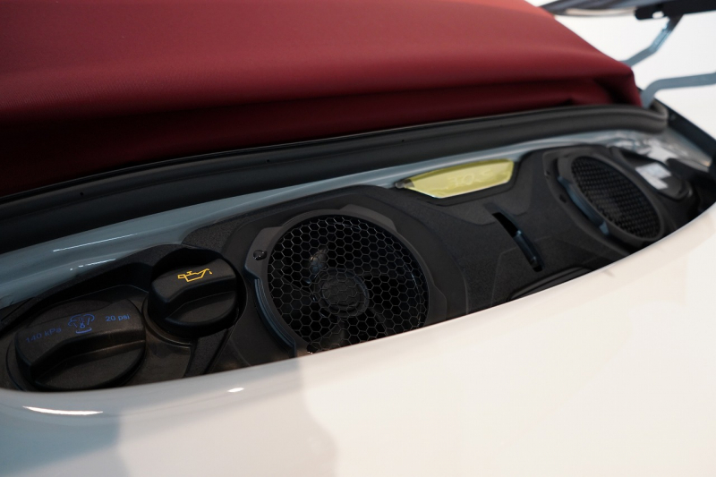 ポルシェ 911(Type992) Carrera S Cabriolet スポクロ スポエグ ツートンレザー OP320 中古車 中古車