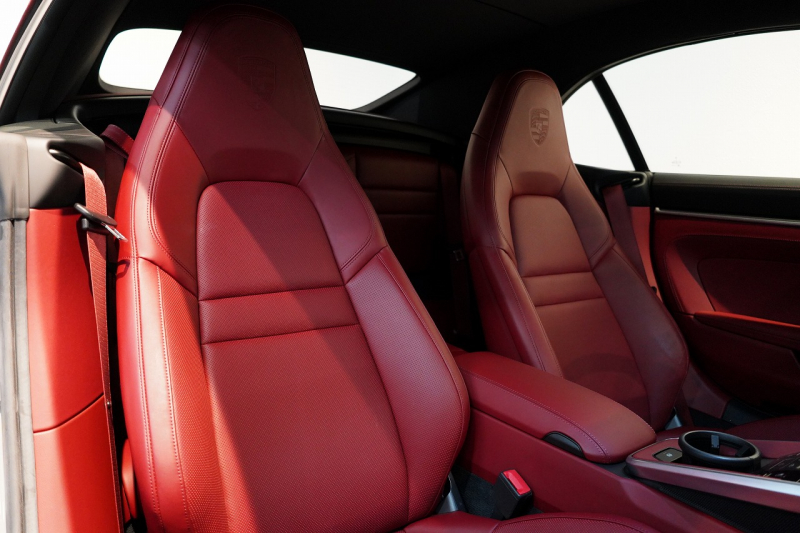 ポルシェ 911(Type992) Carrera S Cabriolet スポクロ スポエグ ツートンレザー OP320 中古車 中古車