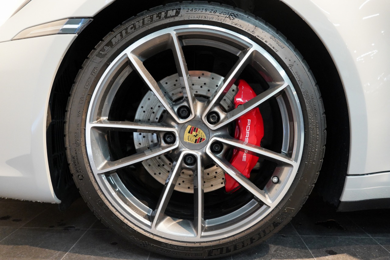 ポルシェ 911(Type992) Carrera S Cabriolet スポクロ スポエグ ツートンレザー OP320 中古車 中古車