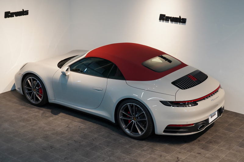 ポルシェ 911(Type992) Carrera S Cabriolet スポクロ スポエグ ツートンレザー OP320 中古車 中古車