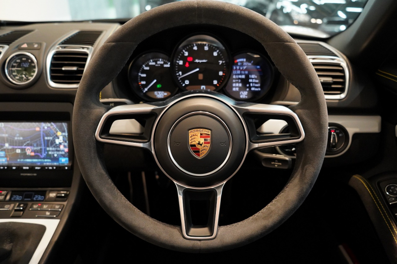 ポルシェ ボクスター(Type981) Spyder PCCB 18wayスポーツシート オールレザー×イエローステッチ キャララホワイト 中古車 中古車