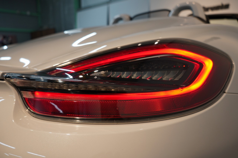 ポルシェ ボクスター(Type981) Spyder PCCB 18wayスポーツシート オールレザー×イエローステッチ キャララホワイト 中古車 中古車