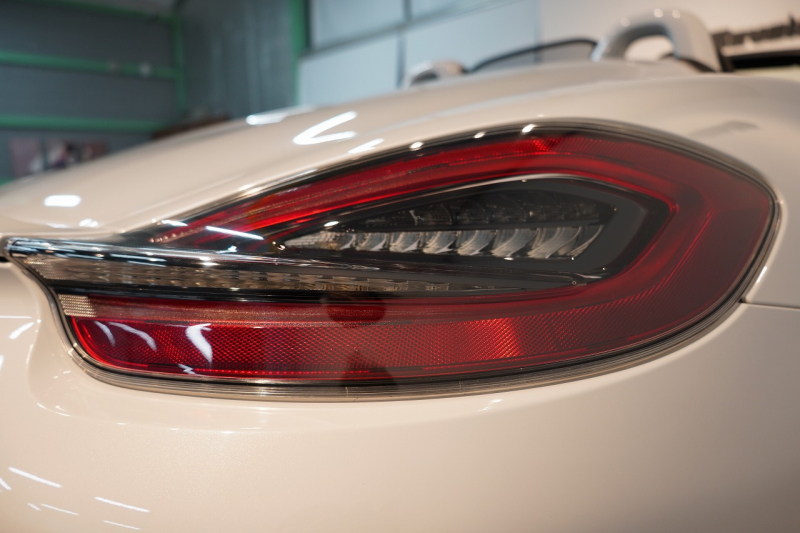 ポルシェ ボクスター(Type981) Spyder PCCB 18wayスポーツシート オールレザー×イエローステッチ キャララホワイト 中古車 中古車