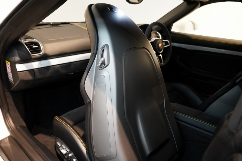 ポルシェ ボクスター(Type981) Spyder PCCB 18wayスポーツシート オールレザー×イエローステッチ キャララホワイト 中古車 中古車