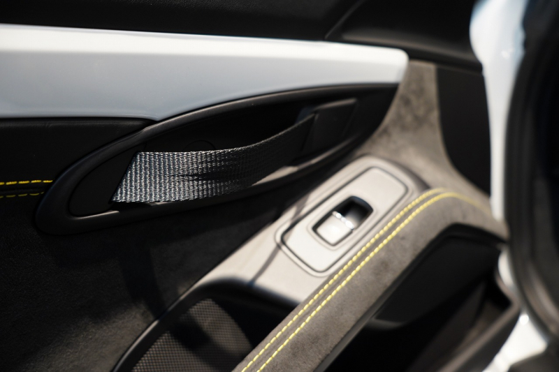 ポルシェ ボクスター(Type981) Spyder PCCB 18wayスポーツシート オールレザー×イエローステッチ キャララホワイト 中古車 中古車