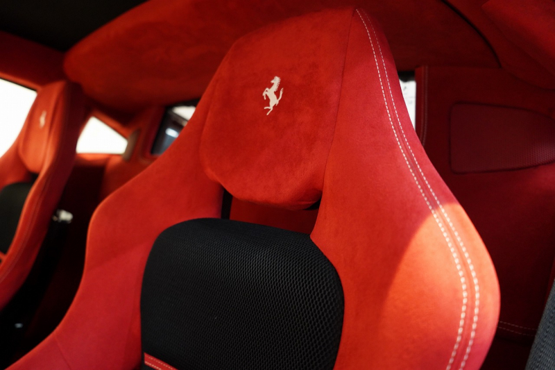 フェラーリ 458スペチアーレ F1 DCT 正規ディーラー車 中古車 中古車