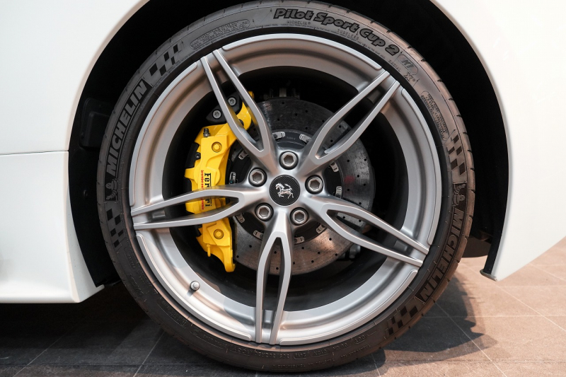 フェラーリ 458スペチアーレ F1 DCT 正規ディーラー車 中古車 中古車