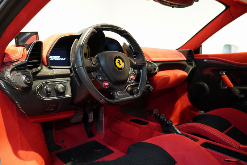 フェラーリ 458スペチアーレ F1 DCT 正規ディーラー車 中古車 中古車