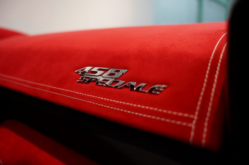 フェラーリ 458スペチアーレ F1 DCT 正規ディーラー車 中古車 中古車