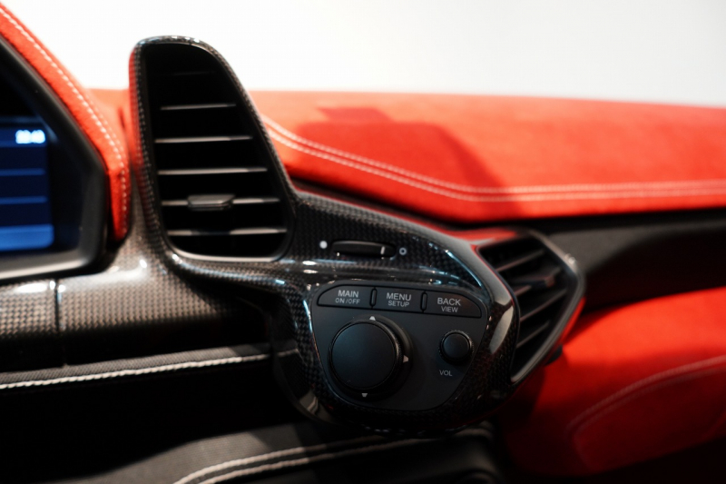 フェラーリ 458スペチアーレ F1 DCT 正規ディーラー車 中古車 中古車