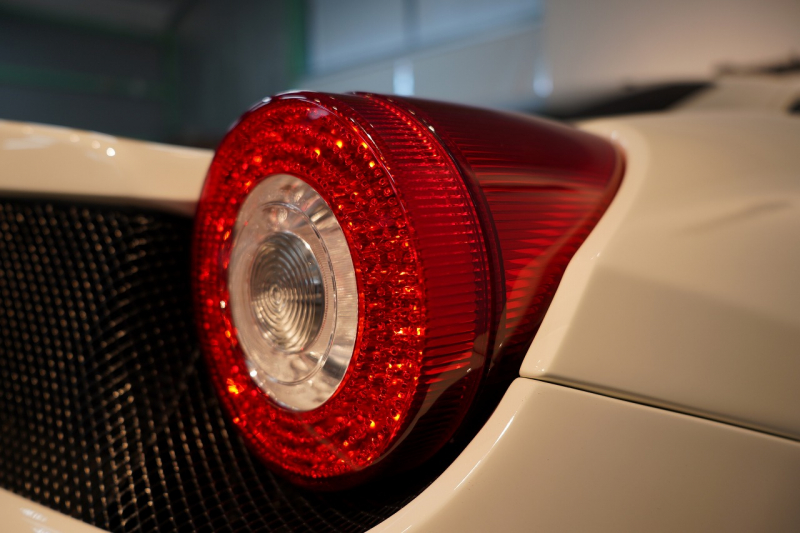 フェラーリ 458スペチアーレ F1 DCT 正規ディーラー車 中古車 中古車