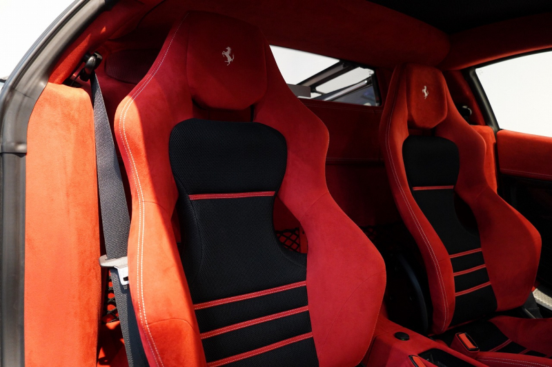 フェラーリ 458スペチアーレ F1 DCT 正規ディーラー車 中古車 中古車