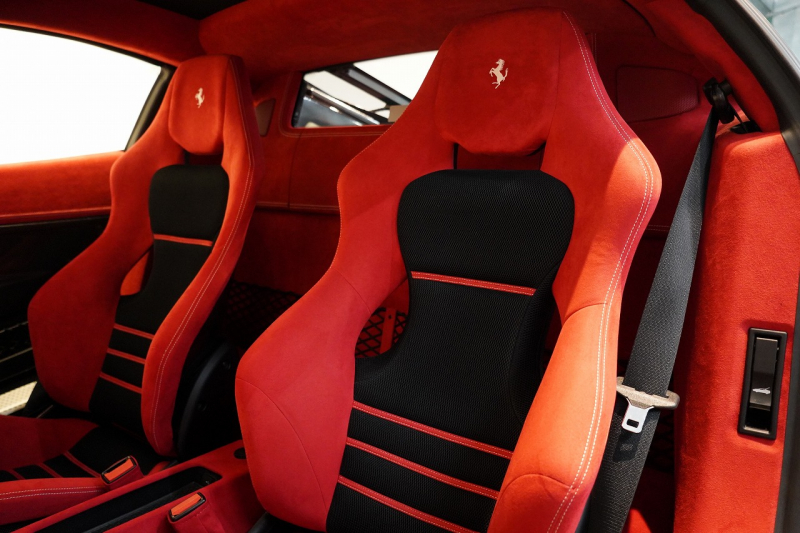 フェラーリ 458スペチアーレ F1 DCT 正規ディーラー車 中古車 中古車