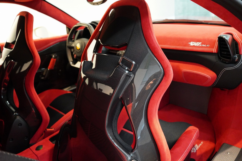 フェラーリ 458スペチアーレ F1 DCT 正規ディーラー車 中古車 中古車