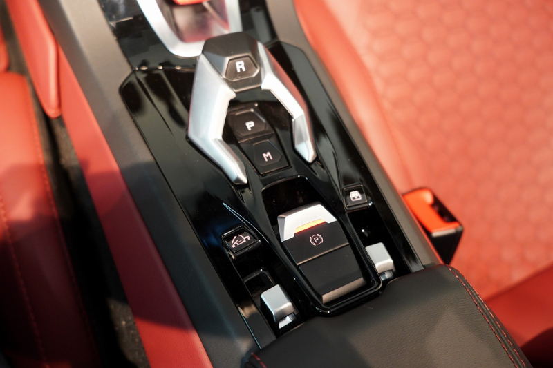 ランボルギーニ ウラカン EVO Spyder RWD Grigio Lynx  エレガントレザーインテリア/Rosso Rea 20インチNarvi鍛造ホイール 中古車 中古車