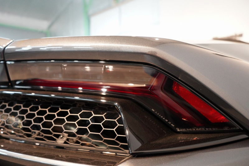 ランボルギーニ ウラカン EVO Spyder RWD Grigio Lynx  エレガントレザーインテリア/Rosso Rea 20インチNarvi鍛造ホイール 中古車 中古車