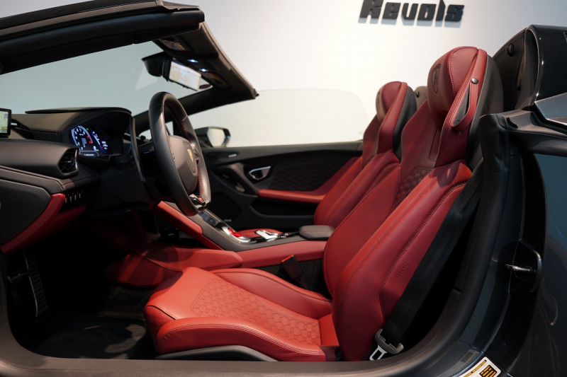 ランボルギーニ ウラカン EVO Spyder RWD Grigio Lynx  エレガントレザーインテリア/Rosso Rea 20インチNarvi鍛造ホイール 中古車 中古車