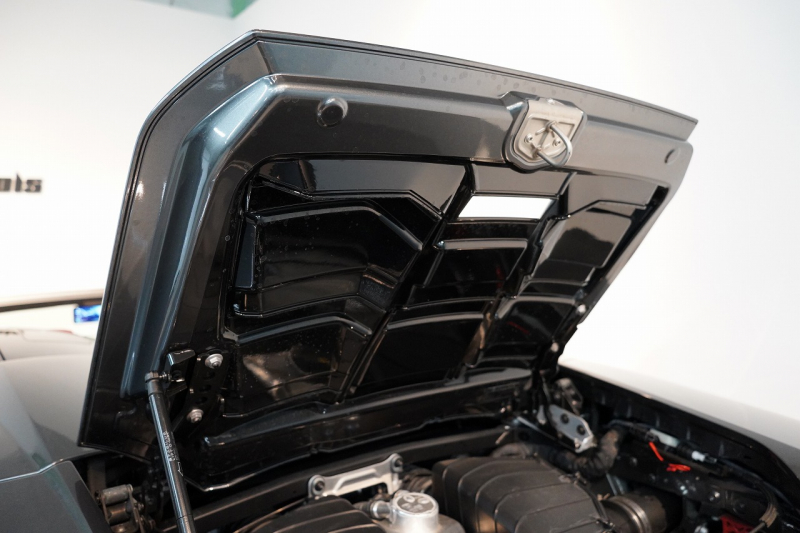 ランボルギーニ ウラカン EVO Spyder RWD Grigio Lynx  エレガントレザーインテリア/Rosso Rea 20インチNarvi鍛造ホイール 中古車 中古車