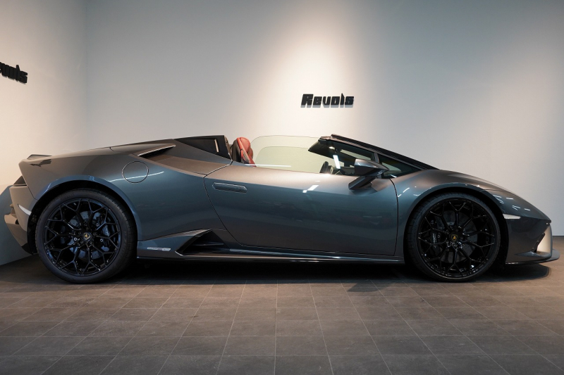 ランボルギーニ ウラカン EVO Spyder RWD Grigio Lynx  エレガントレザーインテリア/Rosso Rea 20インチNarvi鍛造ホイール 中古車 中古車