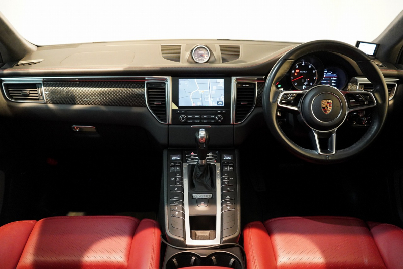 ポルシェ マカン Turbo PDK スポクロ 20インチRSスパイダー パノラマルーフ ACC レーンキープ 中古車 中古車