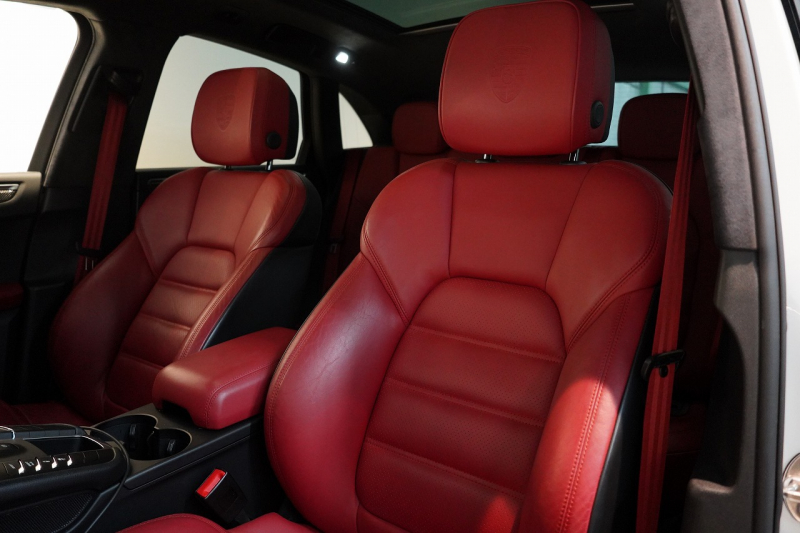 ポルシェ マカン Turbo PDK スポクロ 20インチRSスパイダー パノラマルーフ ACC レーンキープ 中古車 中古車