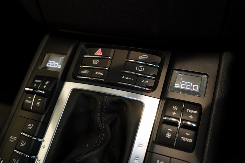 ポルシェ マカン Turbo PDK スポクロ 20インチRSスパイダー パノラマルーフ ACC レーンキープ 中古車 中古車