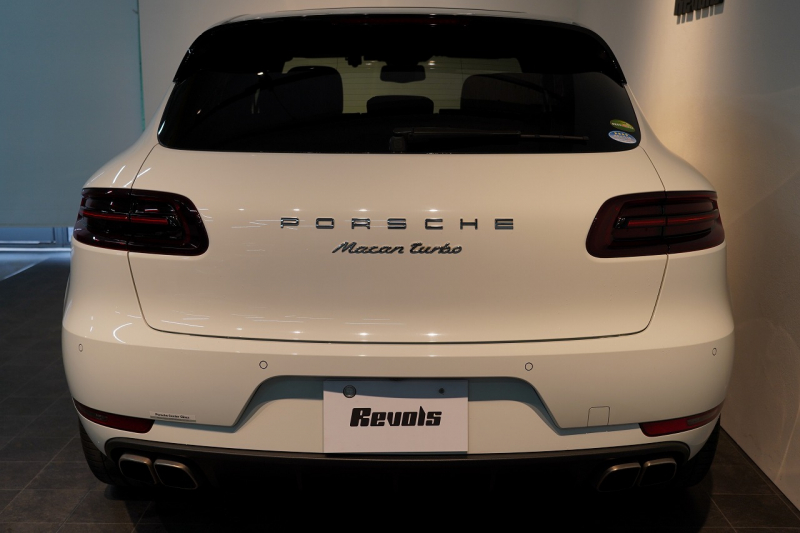 ポルシェ マカン Turbo PDK スポクロ 20インチRSスパイダー パノラマルーフ ACC レーンキープ 中古車 中古車