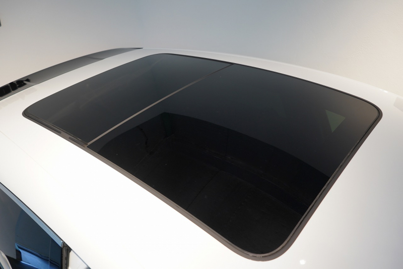 ポルシェ マカン Turbo PDK スポクロ 20インチRSスパイダー パノラマルーフ ACC レーンキープ 中古車 中古車