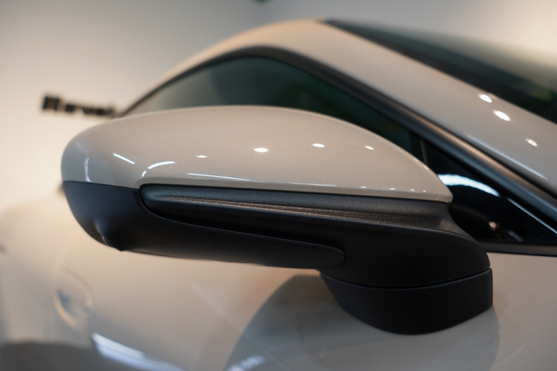 ポルシェ タイカン パフォーマンスバッテリープラス  4+1シート 1オーナー OP390 PSCB スポクロ PASM付エアサス 中古車 中古車