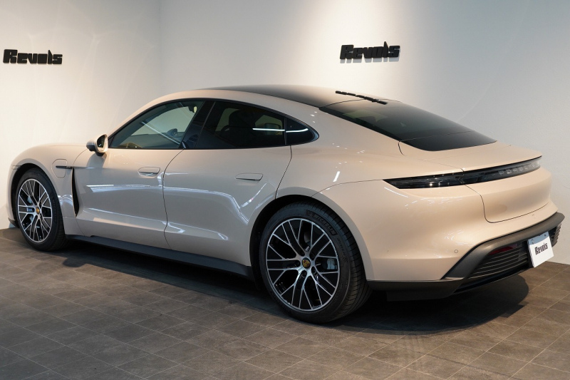 ポルシェ タイカン パフォーマンスバッテリープラス  4+1シート 1オーナー OP390 PSCB スポクロ PASM付エアサス 中古車 中古車