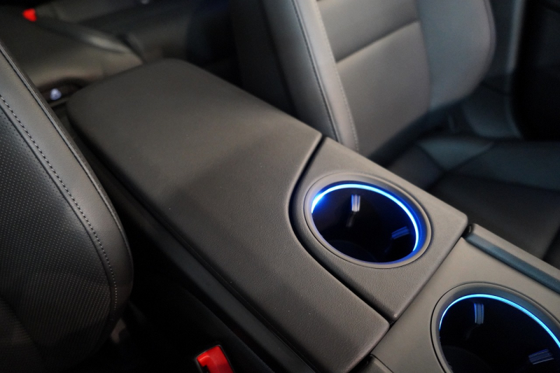 ポルシェ タイカン パフォーマンスバッテリープラス  4+1シート 1オーナー OP390 PSCB スポクロ PASM付エアサス 中古車 中古車