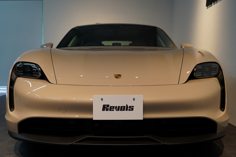 ポルシェ タイカン パフォーマンスバッテリープラス  4+1シート 1オーナー OP390 PSCB スポクロ PASM付エアサス 中古車 中古車