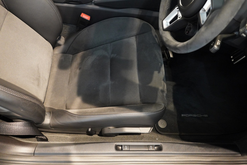 ポルシェ 718 ボクスター GTS 2.5 PDK PDLS+LEDヘッドライト  2ゾーンオートエアコン パークアシスト付バックカメラ 中古車 中古車