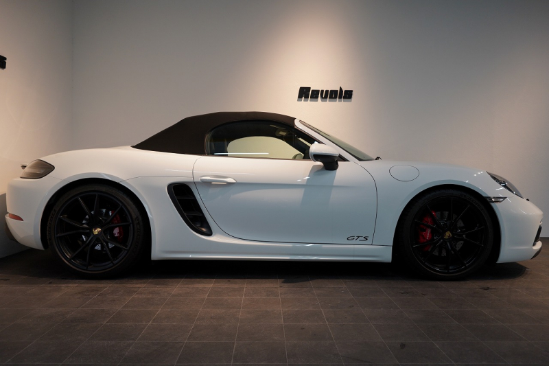 ポルシェ 718 ボクスター GTS 2.5 PDK PDLS+LEDヘッドライト  2ゾーンオートエアコン パークアシスト付バックカメラ 中古車 中古車