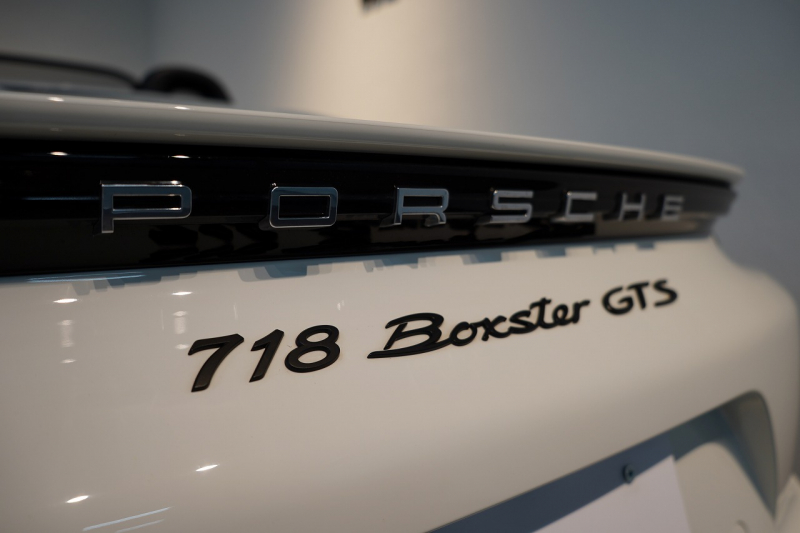 ポルシェ 718 ボクスター GTS 2.5 PDK PDLS+LEDヘッドライト  2ゾーンオートエアコン パークアシスト付バックカメラ 中古車 中古車