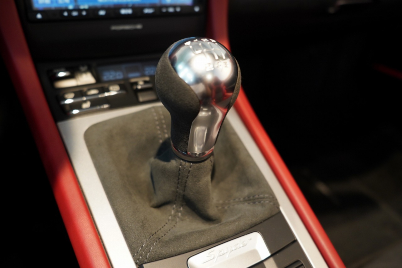 ポルシェ ボクスター(Type981) Spyder スパイダークラシックインテリア カーボンスポーツフルバケットシート 中古車 中古車