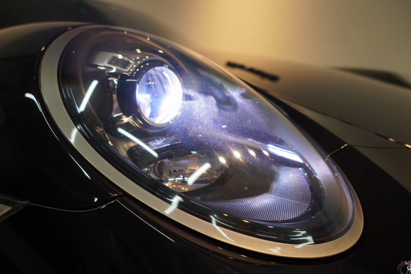 ポルシェ 911(Type991.2) Carrera 7MT スポーツクロノ スポーツテールパイプ パークアシスト付バックカメラ  ジェットブラック 中古車 中古車