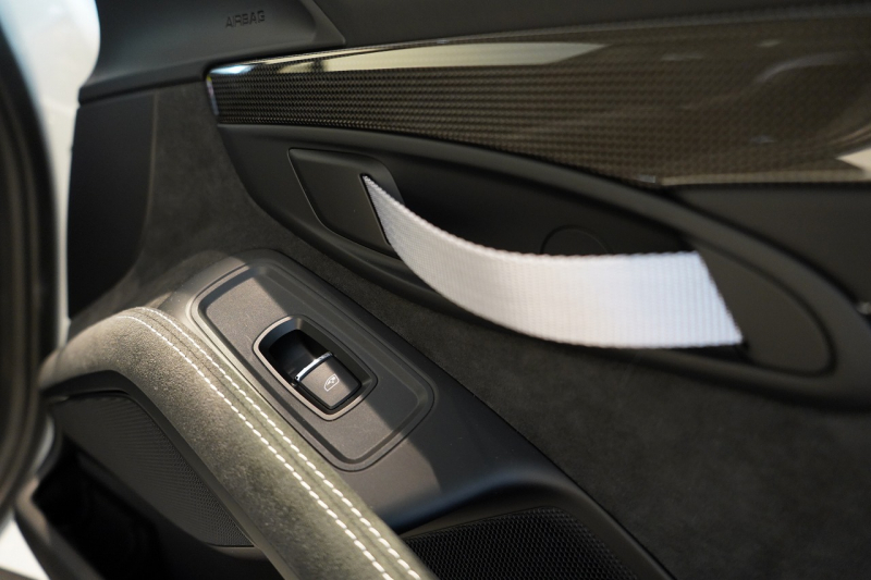 ポルシェ 911(Type991.2) GT3RS LEDヘッドライトPDLS PCCB スポーツクロノ クラブスポーツ フロントリフト 中古車 中古車