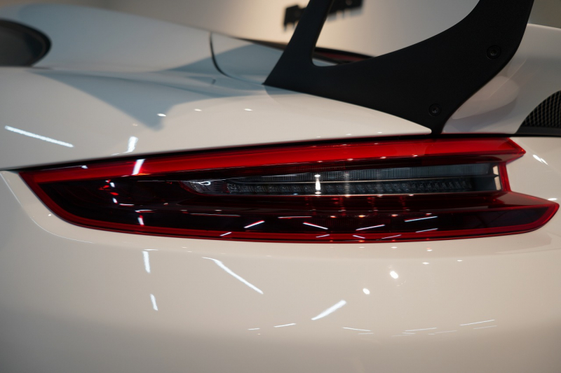 ポルシェ 911(Type991.2) GT3RS LEDヘッドライトPDLS PCCB スポーツクロノ クラブスポーツ フロントリフト 中古車 中古車