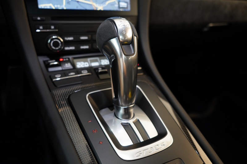 ポルシェ 911(Type991.2) GT3RS LEDヘッドライトPDLS PCCB スポーツクロノ クラブスポーツ フロントリフト 中古車 中古車