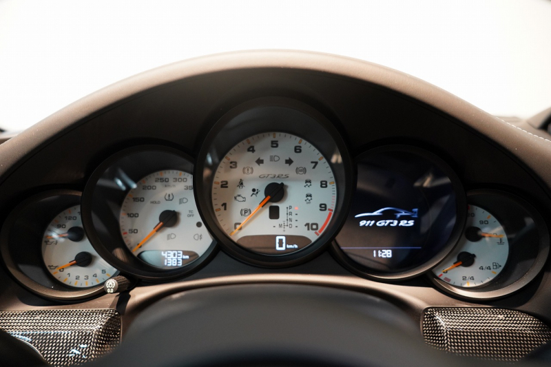 ポルシェ 911(Type991.2) GT3RS LEDヘッドライトPDLS PCCB スポーツクロノ クラブスポーツ フロントリフト 中古車 中古車