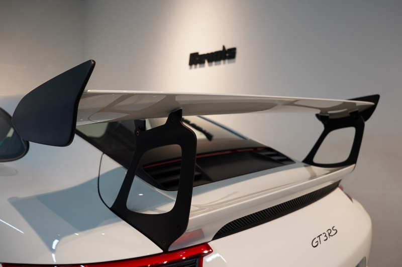 ポルシェ 911(Type991.2) GT3RS LEDヘッドライトPDLS PCCB スポーツクロノ クラブスポーツ フロントリフト 中古車 中古車